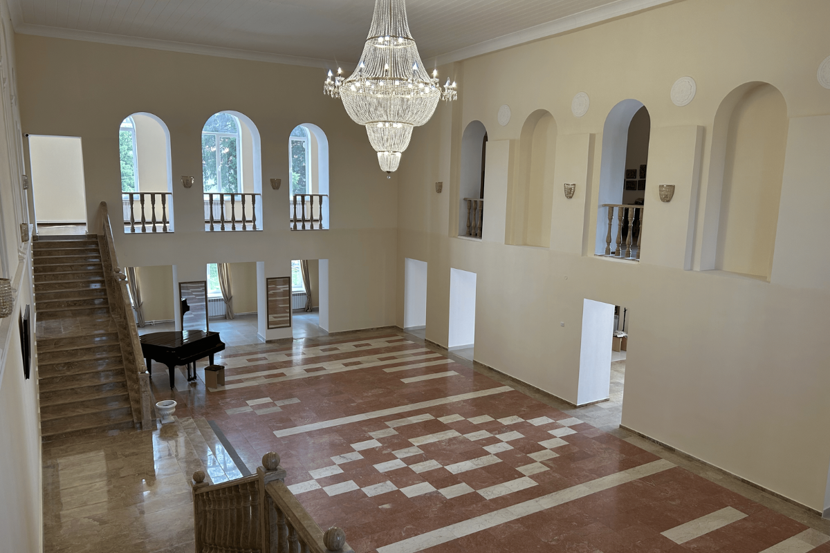 Sos Sargsyan Palace 3